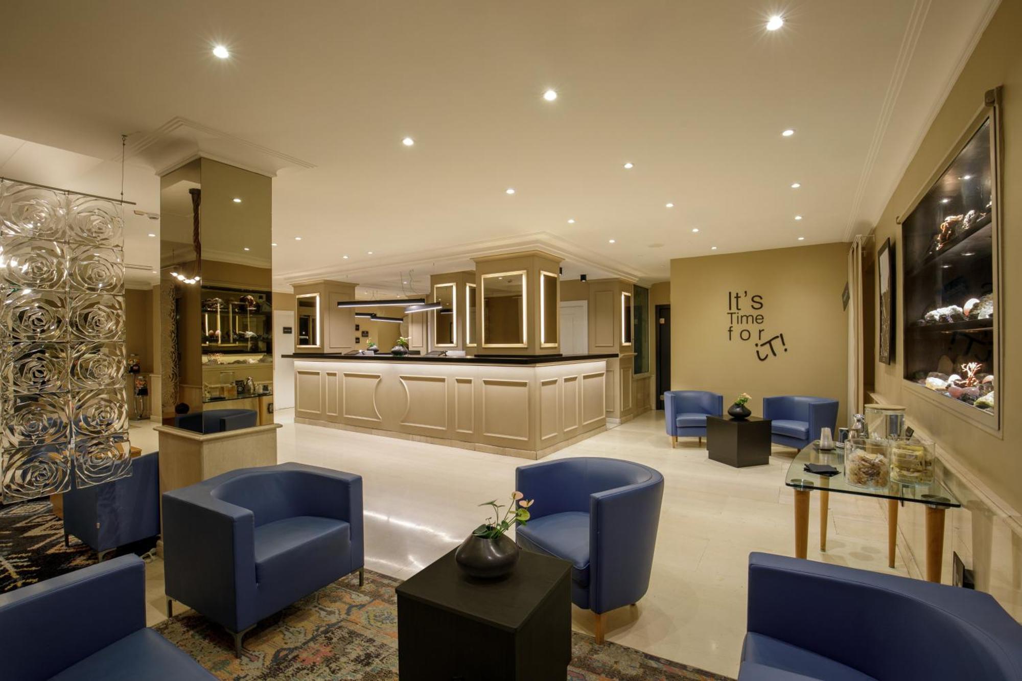 Western Globus Hotel 3*